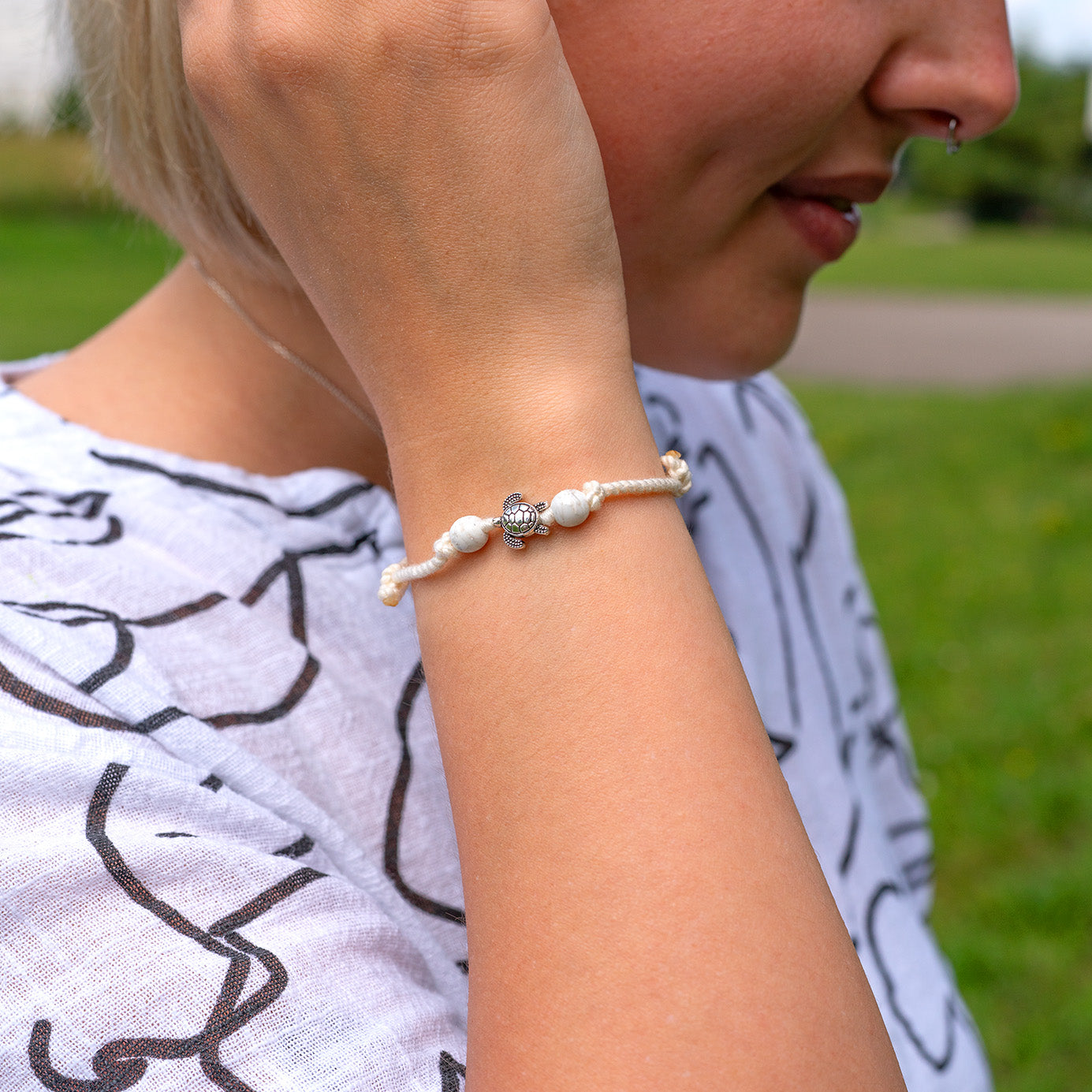 Armband weiß "TURTLE"