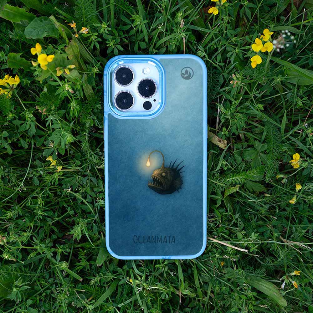 iPhone 13 pro max Hülle - Anglerfisch blau - "Sour" - nachhaltig