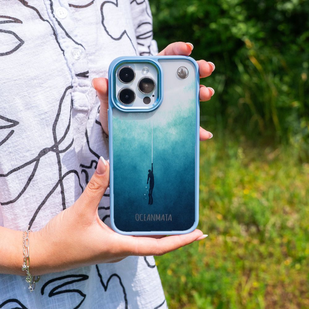 iPhone 16e Hülle - Freedive blau - "Freedive" - nachhaltig