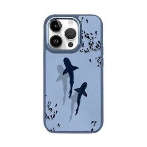 iPhone 14 pro Hülle - Hai blau - "Into the blue" nachhaltig