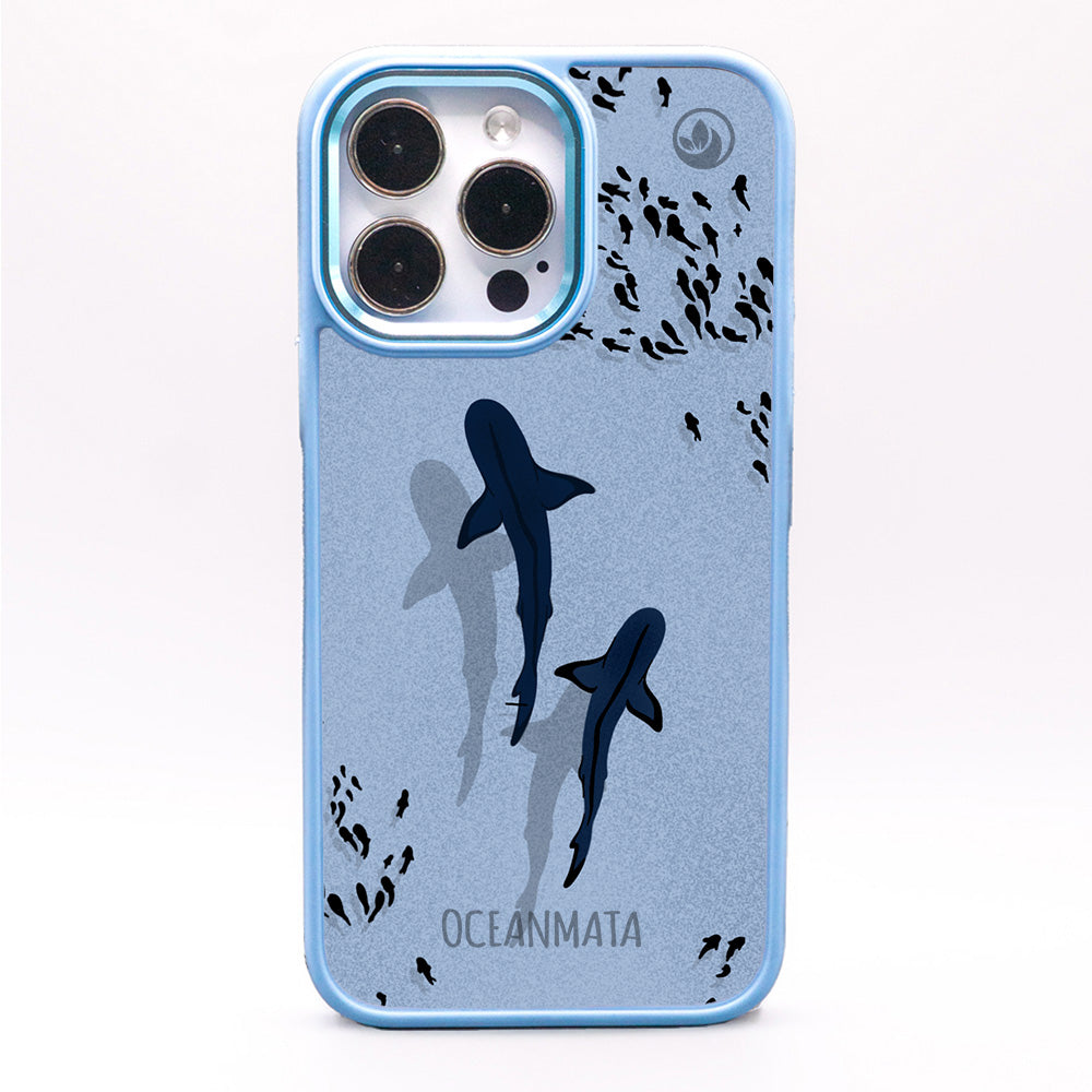 iPhone 15 Hülle - Hai blau - "Into the blue" nachhaltig