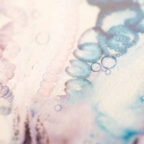 Nachhaltige Handyhülle iPhone SE/7/8 Menowar aus Ocean Plastic — Detailaufnahme Druck