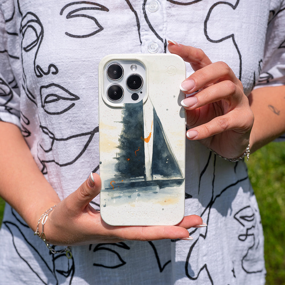 iPhone 13 Hülle - Segeln weiß - "Golden Horizon" - nachhaltig